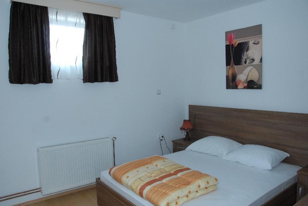 Guesthouse Vila Nova Morović Rom bilde