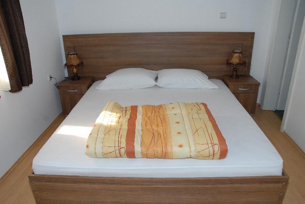 Guesthouse Vila Nova Morović Rom bilde