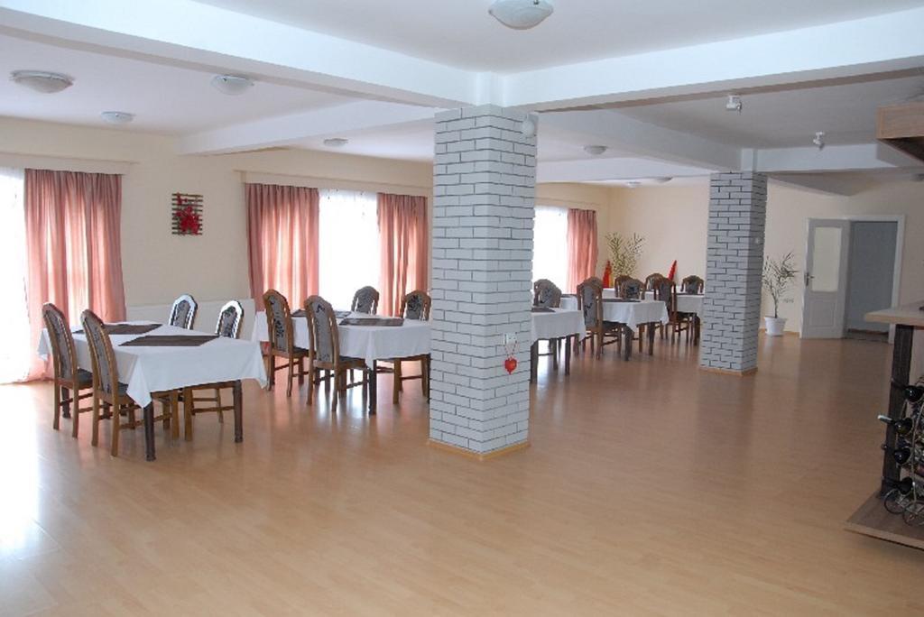 Guesthouse Vila Nova Morović Eksteriør bilde